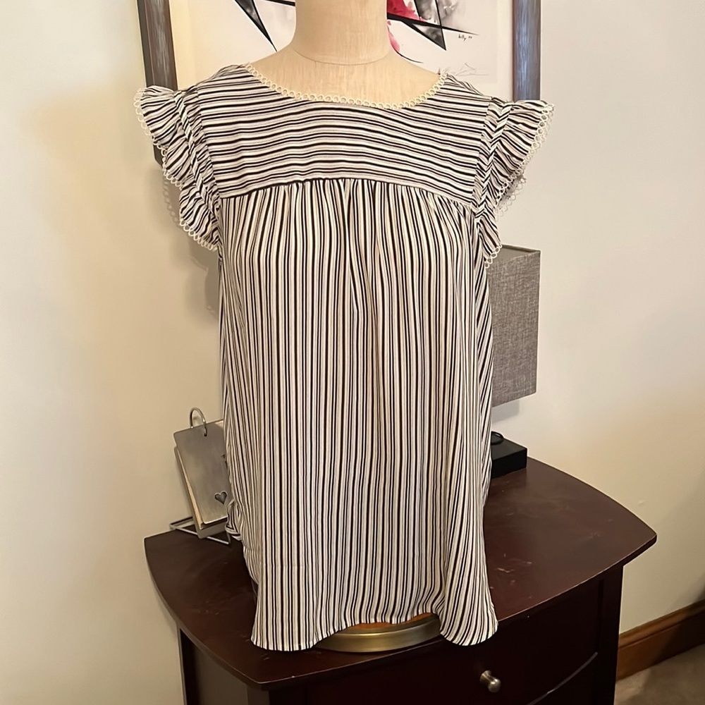 Loft striped blouse with keyhole closure on back